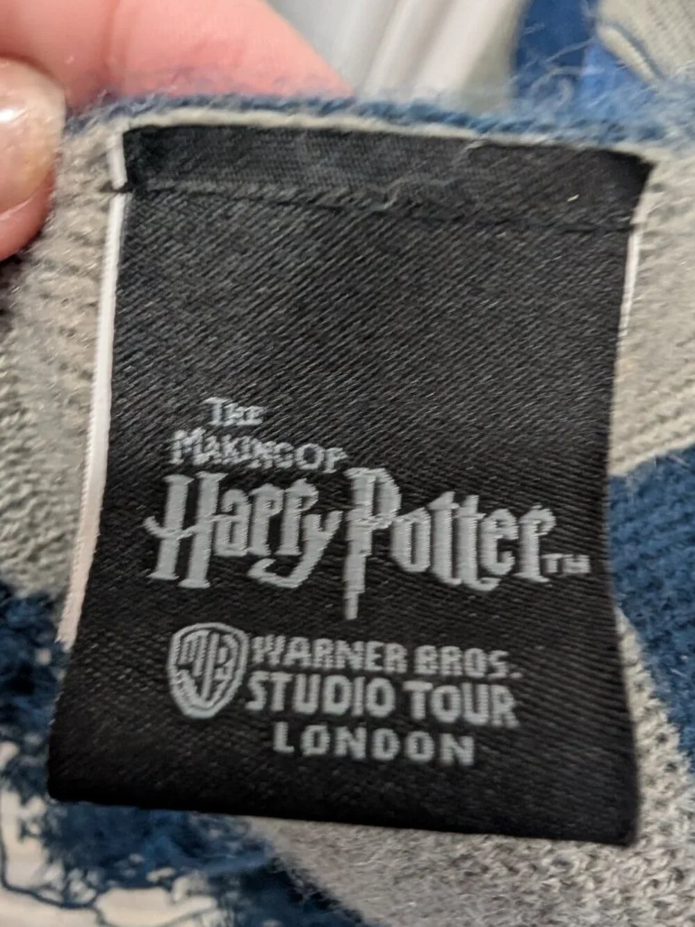 Official Harry Potter Ravenclaw Reversible Knit Scarf – Universal Studios